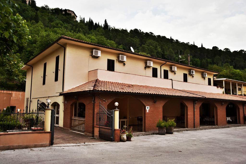 Albergo Magrini Della Genga Genga  Ngoại thất bức ảnh