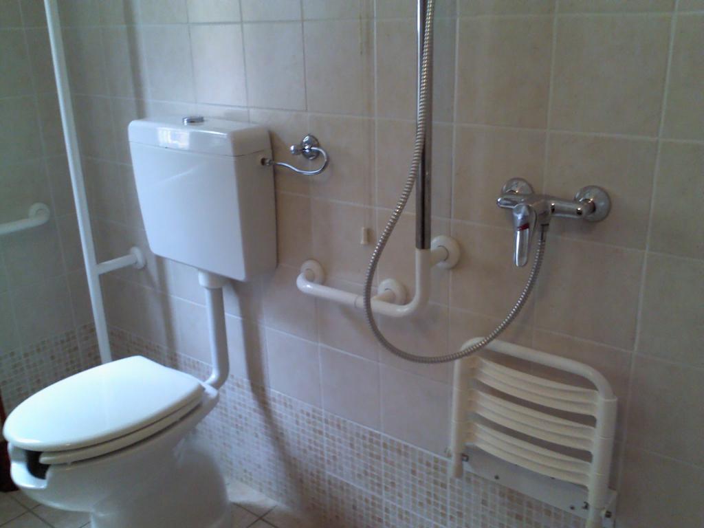 Albergo Magrini Della Genga Genga  Phòng bức ảnh