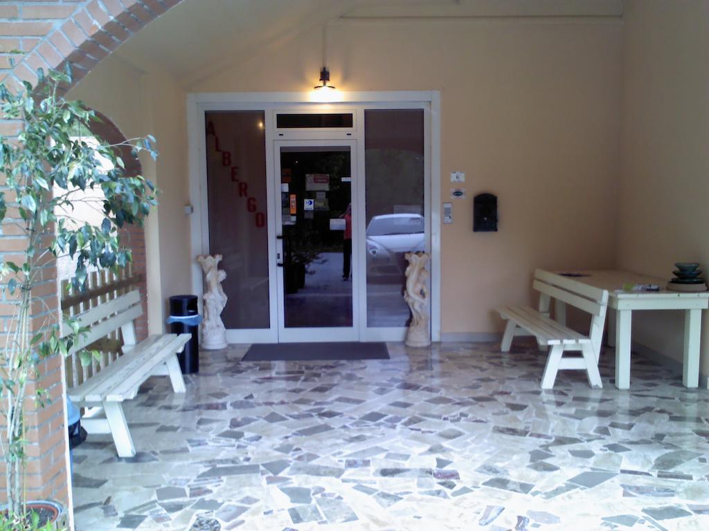 Albergo Magrini Della Genga Genga  Ngoại thất bức ảnh